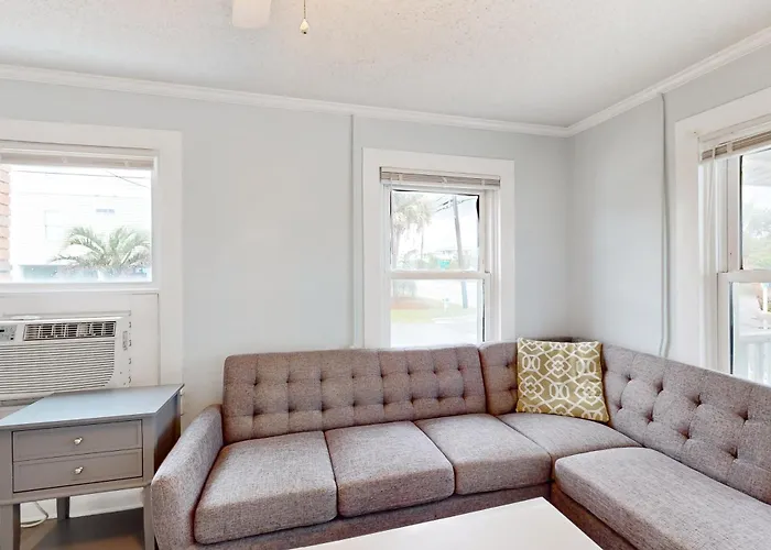 Pier View Cottage Unit 3